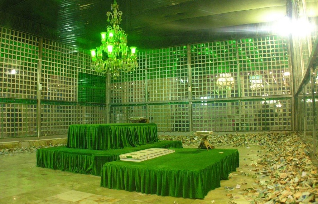 سنگ قبر خمینی