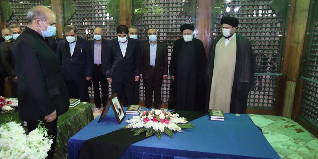 سنگ قبر خمینی