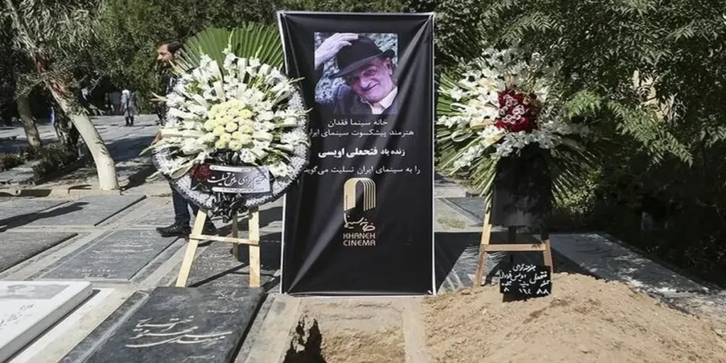 سنگ قبر فتحعلی اویسی